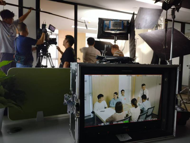西藏TVC拍摄公司：科技产品视觉化大师，诠释未来感与功能美学